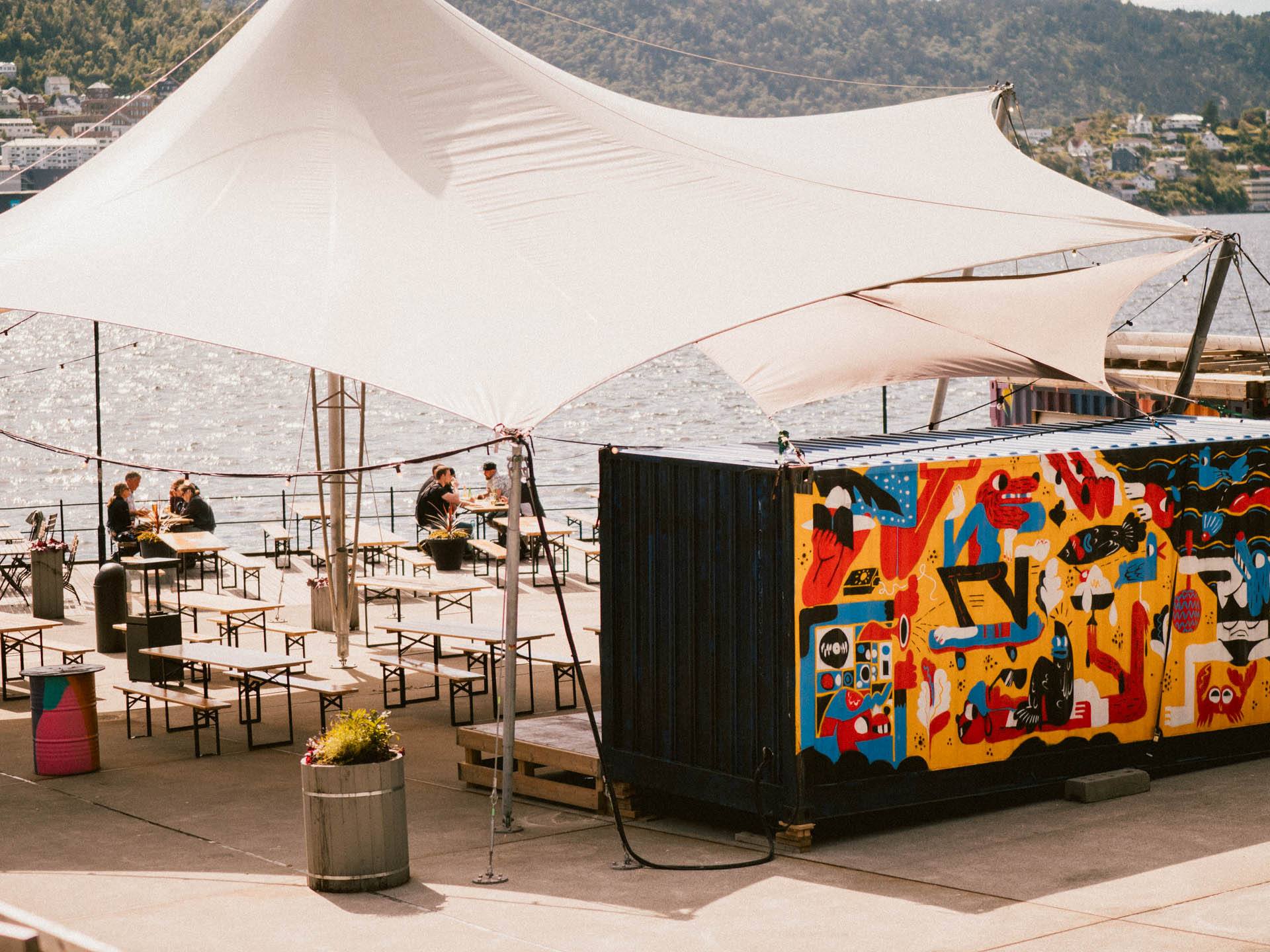 Outdoor restaurant at Verftet