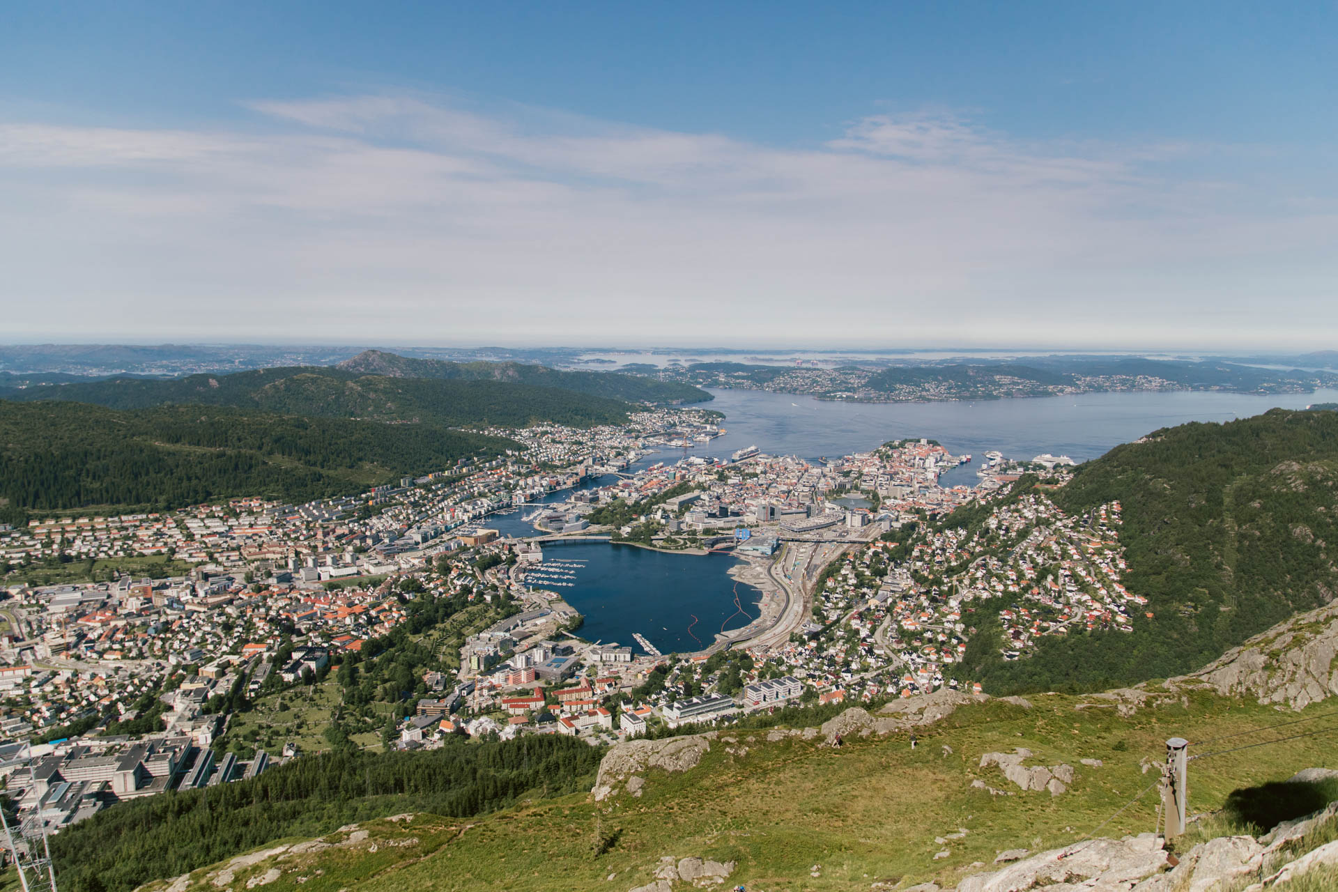 Utsikt over Bergen sentrum fra toppen av Ulriken. 