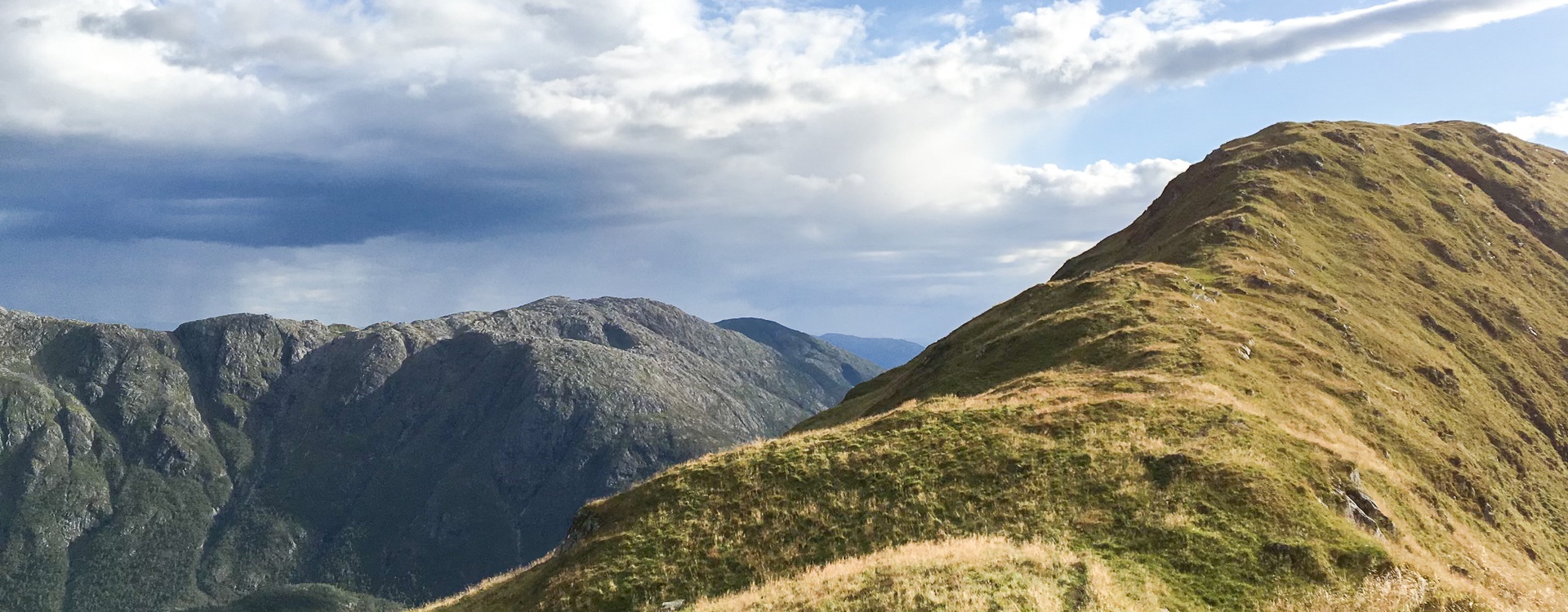 Utsikt over Hausdalshorga. Foto