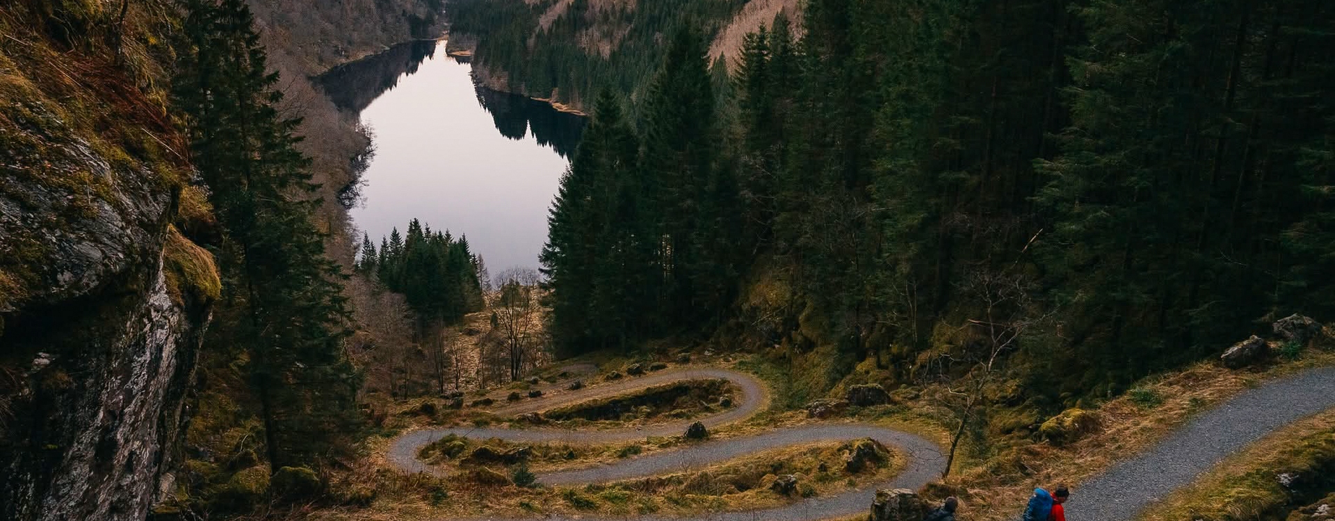 The hairpin bends in Kossdalen seen from above