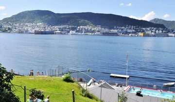 View from Nordnes, with Nordnes sjøbad.
