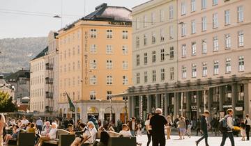 Torgalmenningen i Bergen i solskinn