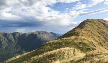 Utsikt over Hausdalshorga. Foto